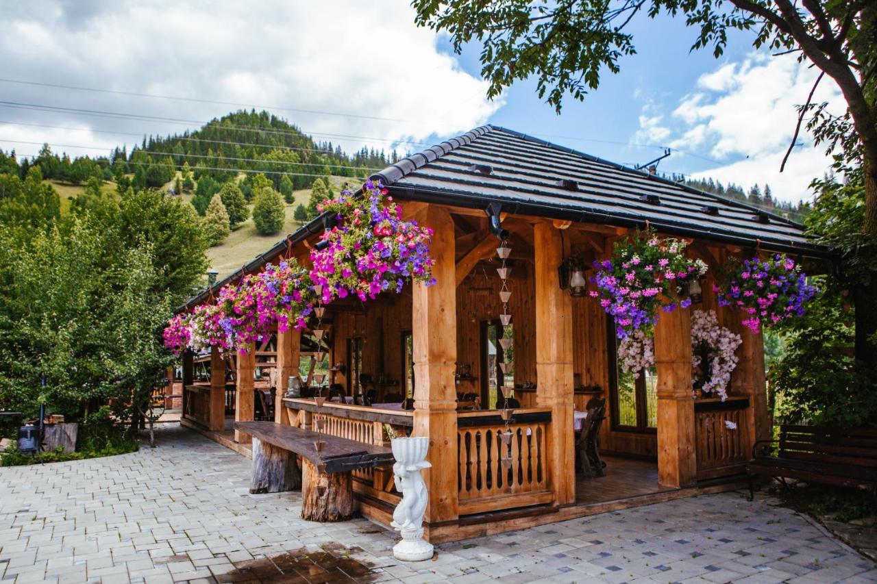Hotel Casa Baciu Fundu Moldovei Exterior foto